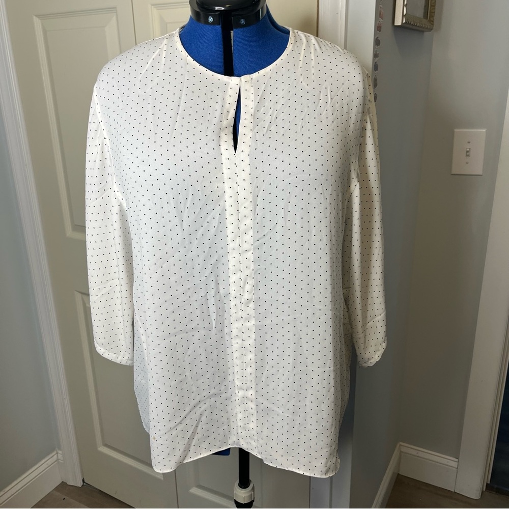 Tamari woman blouse size xl.      K